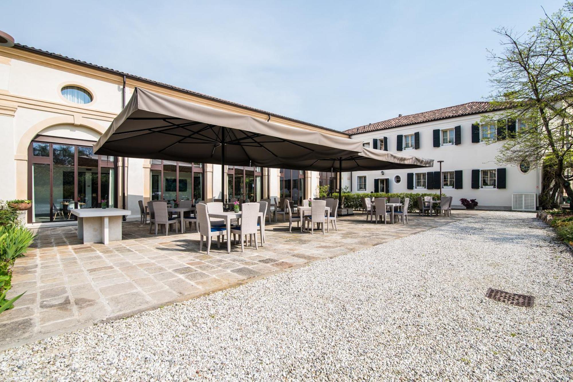 Hotel Ristorante Magia Del Brenta Fiesso D'artico Exterior photo